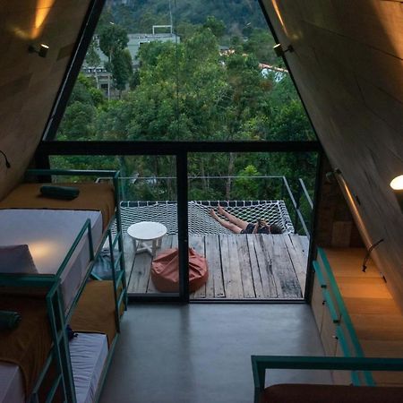 Wild Bee Hostel Элла Экстерьер фото