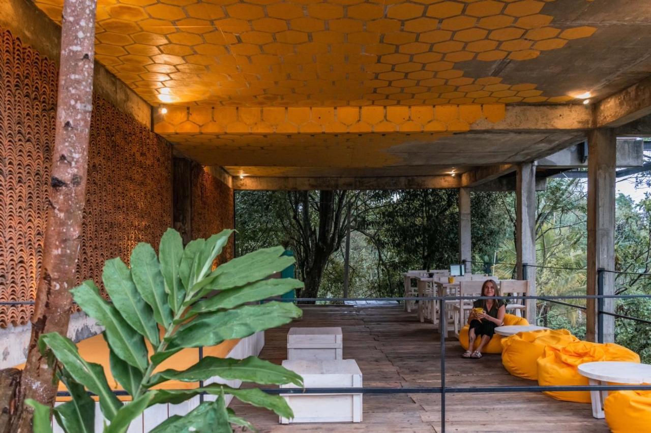 Wild Bee Hostel Элла Экстерьер фото