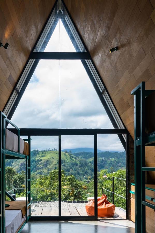 Wild Bee Hostel Элла Экстерьер фото